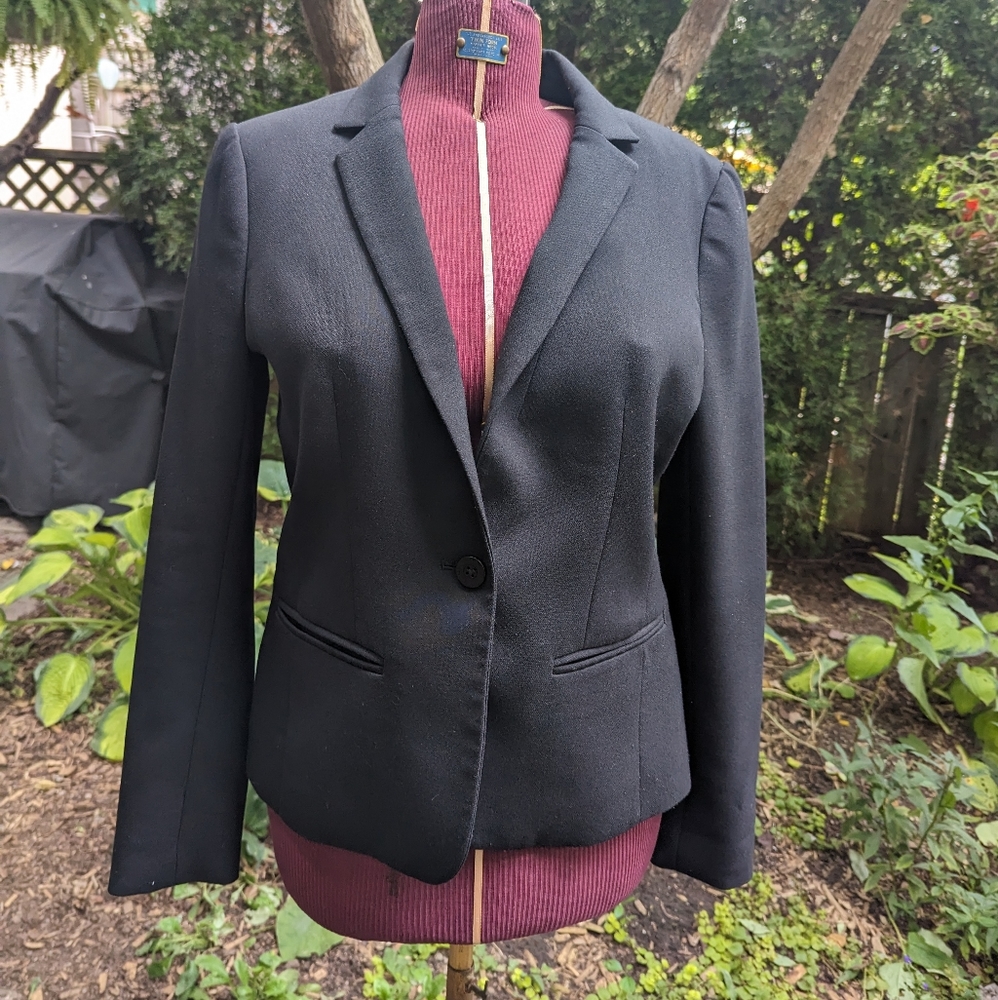 Armani Exchange Woman's black blazer (size 8)